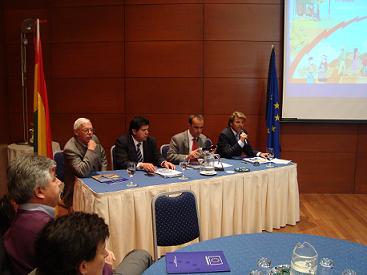 Presentación de la Guía por el Jefe de Cooperación de la Delegación Jefe de Cooperación y funcionarios UE