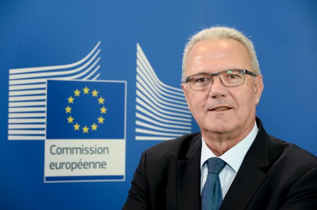 LE COMMISSAIRE EUROPÉEN À LA COOPÉRATION INTERNATIONALE ET AU DÉVELOPPEMENT ARRIVE EN GUINÉE LE COMMISSAIRE EUROPÉEN À LA COOPÉRATION INTERNATIONALE ET AU DÉVELOPPEMENT ARRIVE EN GUINÉE