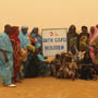 Femmes de Bourem (R&eacute;gion de Gao) sur un site de fixation de dunes