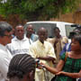 M. Giacomo Durazzo et le Repr&eacute;sentant r&eacute;sident de l'UNICEF lors d'une visite sur le terrain &agrave; Sikasso