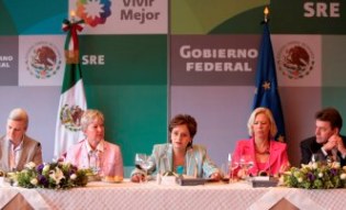 EU and Mexico strenghthen economic relations and cooperation.
