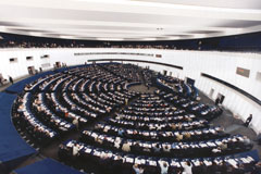 Neue EU-Kommission im Amt bestätigt