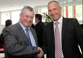 EU-Botschafter Jones und Ministerpräsident Hasler am Europatag 2013 in Vaduz