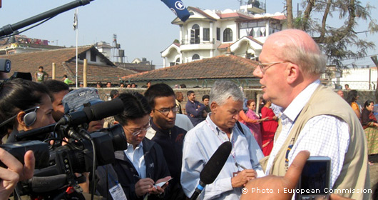 EUEOM - An EU election observer speaks to the press