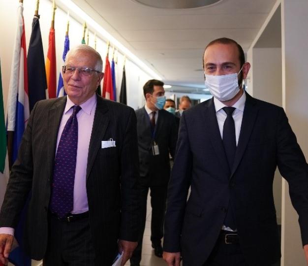 Josep Borrell with Ararat Mirzoyan, Armenian Minister for Foreign Affairs