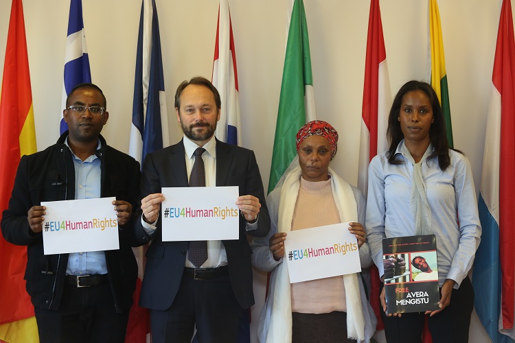 HR Day 2017 - Family of Avera Mengistu with EU Ambassador, Emanuele Giaufret
