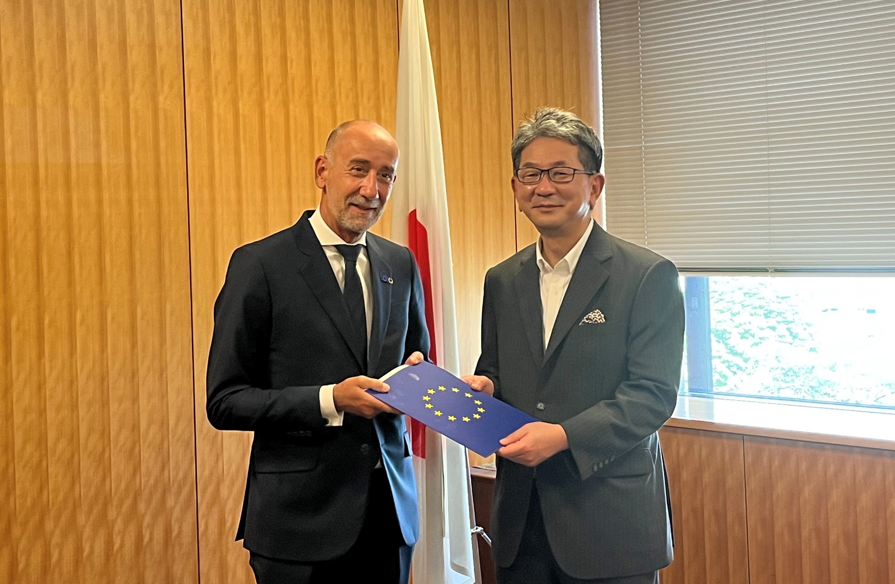 EU Ambassador-Designate to Japan Jean-Eric Paquet submits copy of  credentials | EEAS