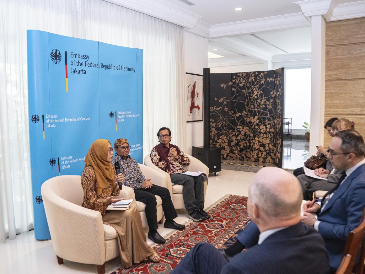 Discussion hosted by the German Embassy