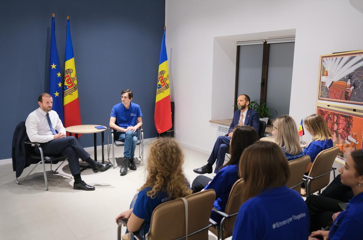 EU Commissioner Virginijus Sinkevičius meeting Young European Ambassadors