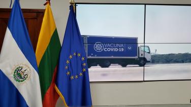 Lituania dona a El Salvador lote de 100,020 vacunas contra COVID-19
