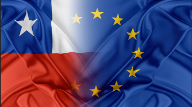 Chile and EU flags