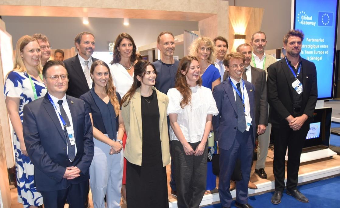 Les ambassadeurs de l'UE devant Ker Union européenne