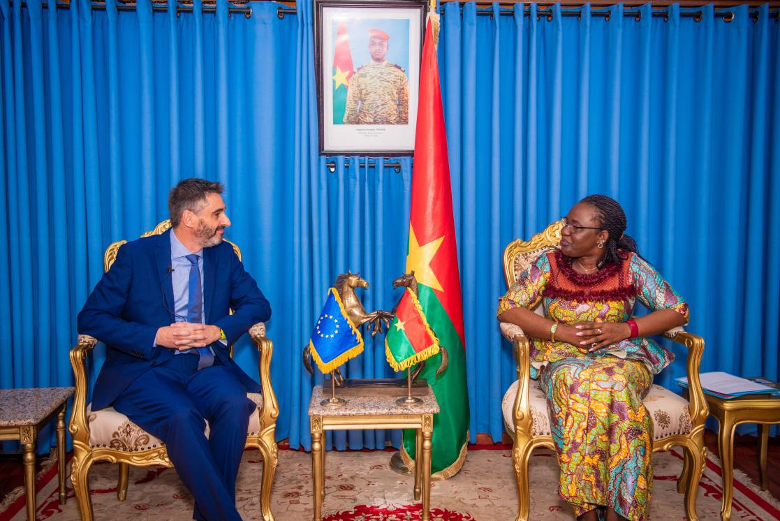 Le dplomate européen a échangé avec la ministre en charge des Affaires étrangères du Burkina Faso