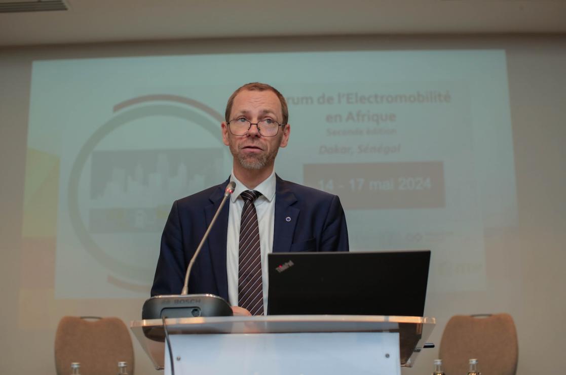 Simon Vanden Broeke, Chef d’équipe Connectivité et Investissement Durable à l'UE au Sénégal