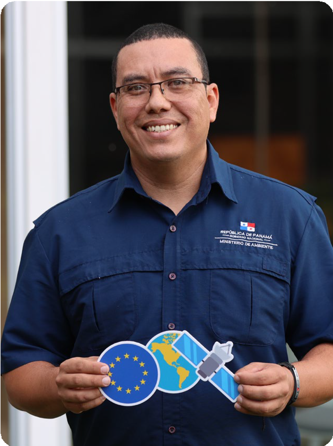 Man holding Euro flag