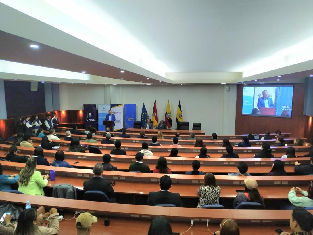Evento con universidades en Ecuador