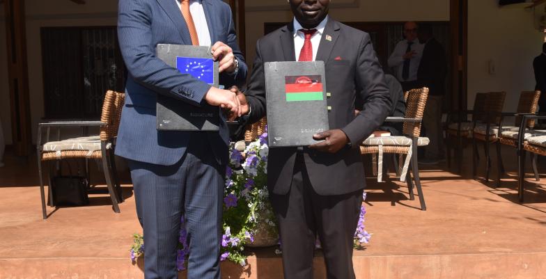 EU Ambassadoe and the Malawi Minister of Finance