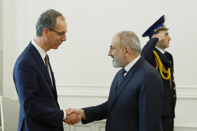 Meeting with PM Pashinyan Copyright PM Office