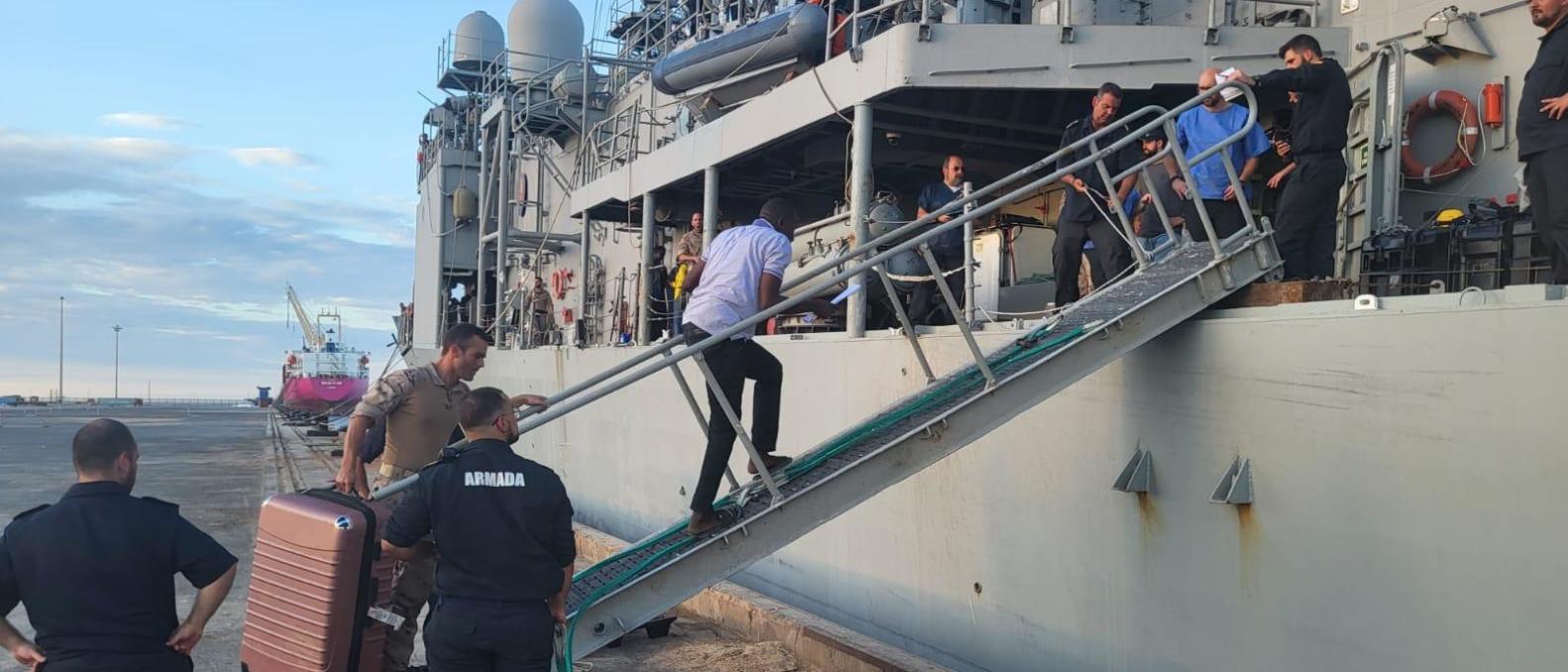 Evacuees boarding ship