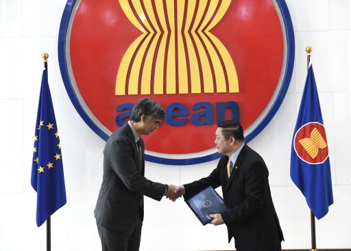 EU Ambassador Sujiro Seam presents credentials to the ASEAN Secretary-General