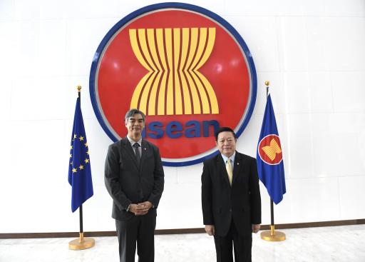 EU Ambassador Sujiro Seam presents credentials to the ASEAN Secretary-General