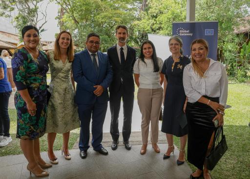 En compañía de periodistas